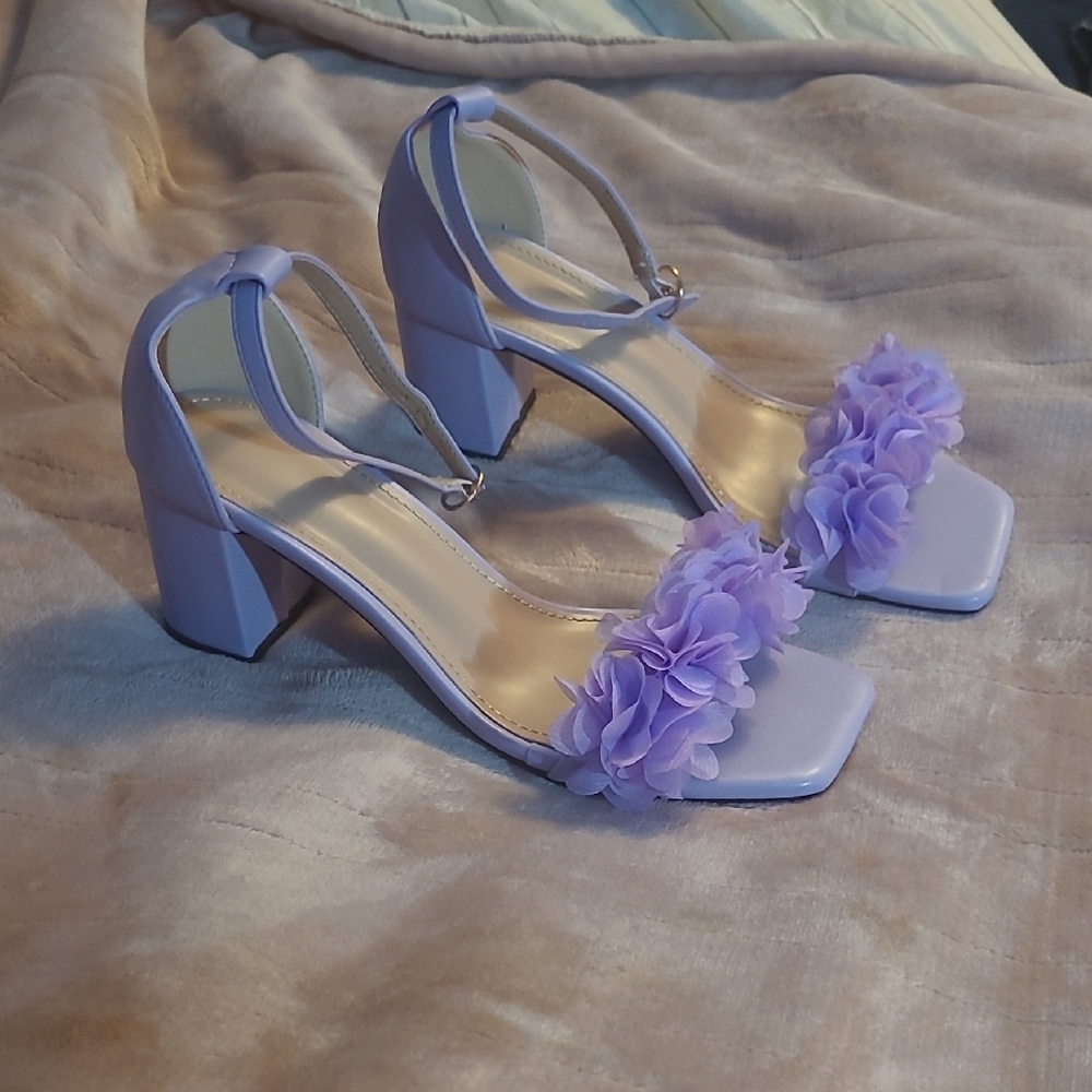 Purple Heels with Fluffy Toe Decoration and Medium Block Heel